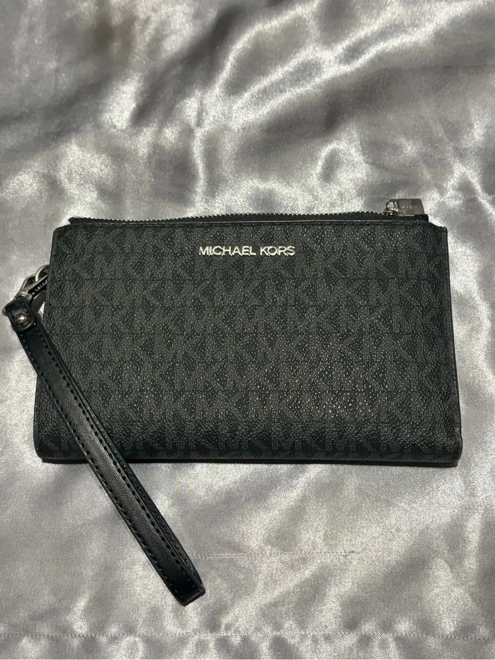Michael Kors Black Signature Wristlet Pouch